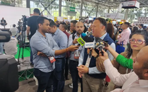 RCN Tv, Caracol Radio, Telemedellín, Teleantioquía, Hora13, Blu Radio, CM&