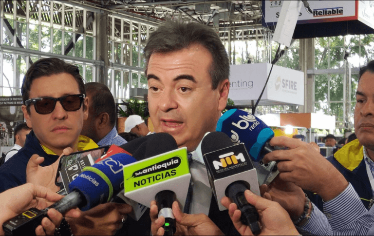 RCN Tv, Caracol Radio, Telemedellín, Teleantioquía, Hora13, Blu Radio, CM&