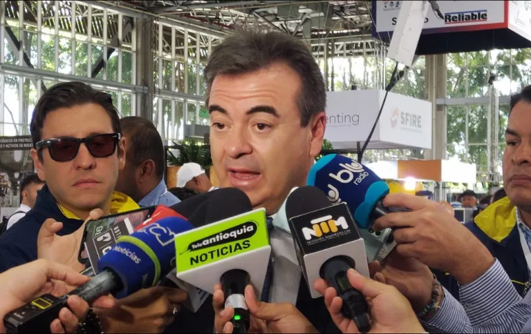 RCN Tv, Caracol Radio, Telemedellín, Teleantioquía, Hora13, Blu Radio, CM&