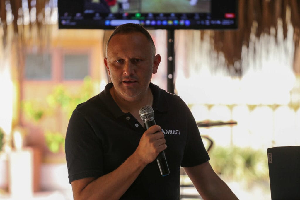 XIV Asamblea General Ordinaria De ANRACI. El gremio de la protección contra incendios Colombia Hugo Torres Director Ejecutivo Ceremonia