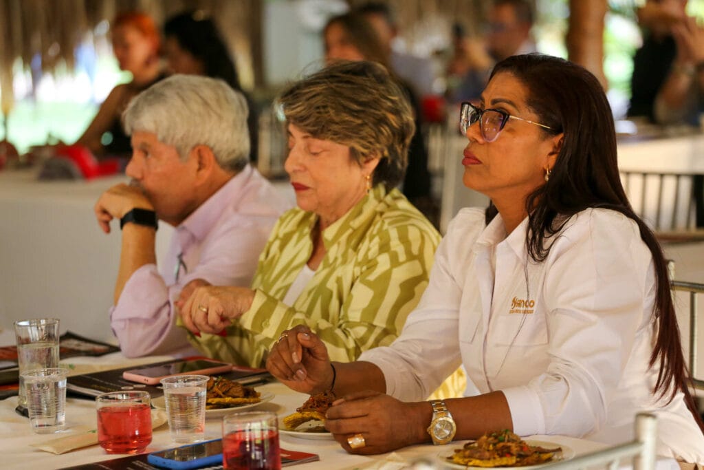 XIV Asamblea General Ordinaria De ANRACI. El gremio de la protección contra incendios Colombia Ceremonia