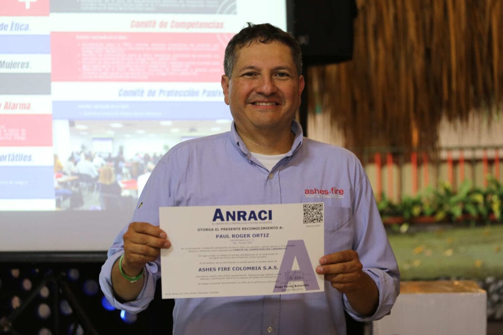 XIV Asamblea General Ordinaria De ANRACI. El gremio de la protección contra incendios Colombia Ceremonia
