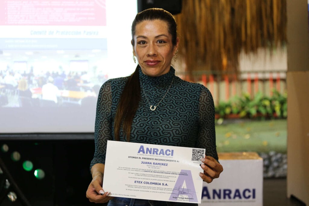 XIV Asamblea General Ordinaria De ANRACI. El gremio de la protección contra incendios Colombia Ceremonia