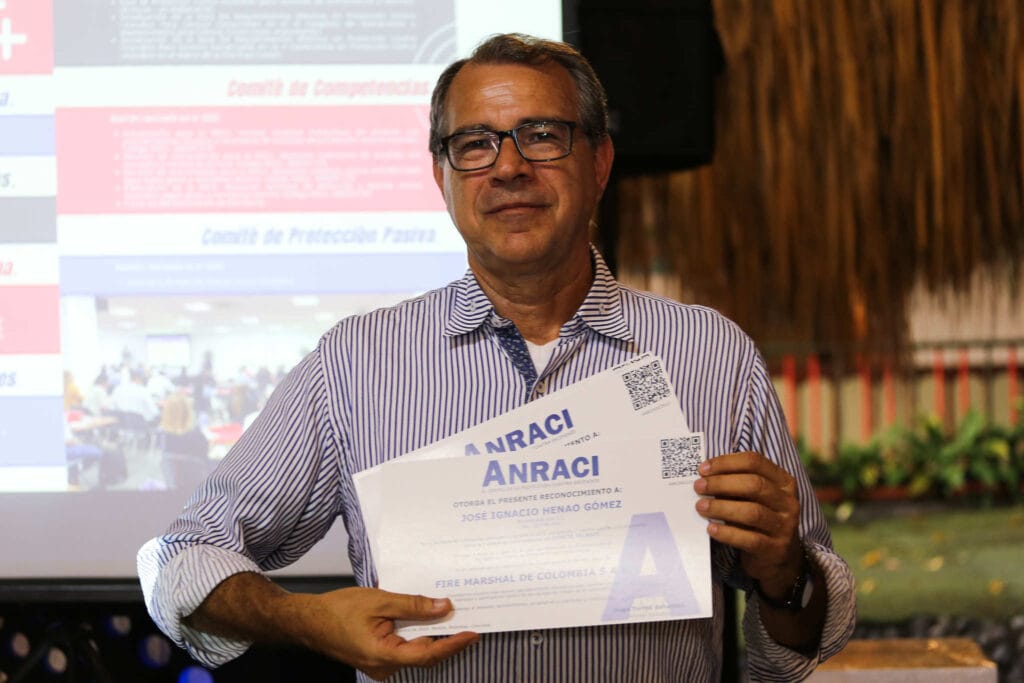 XIV Asamblea General Ordinaria De ANRACI. El gremio de la protección contra incendios Colombia Ceremonia