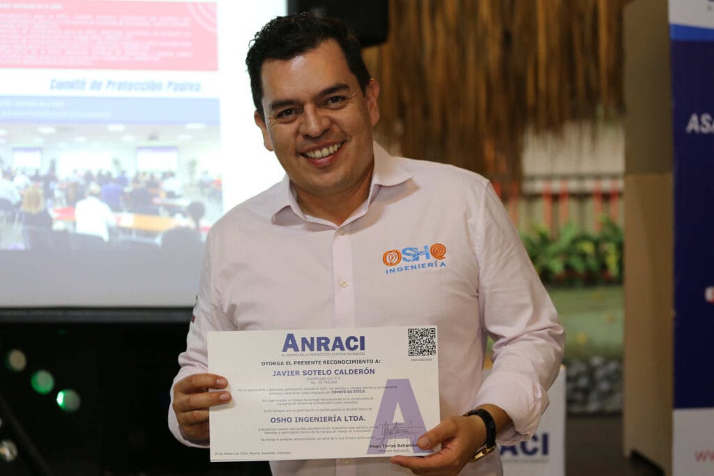 XIV Asamblea General Ordinaria De ANRACI. El gremio de la protección contra incendios Colombia Ceremonia