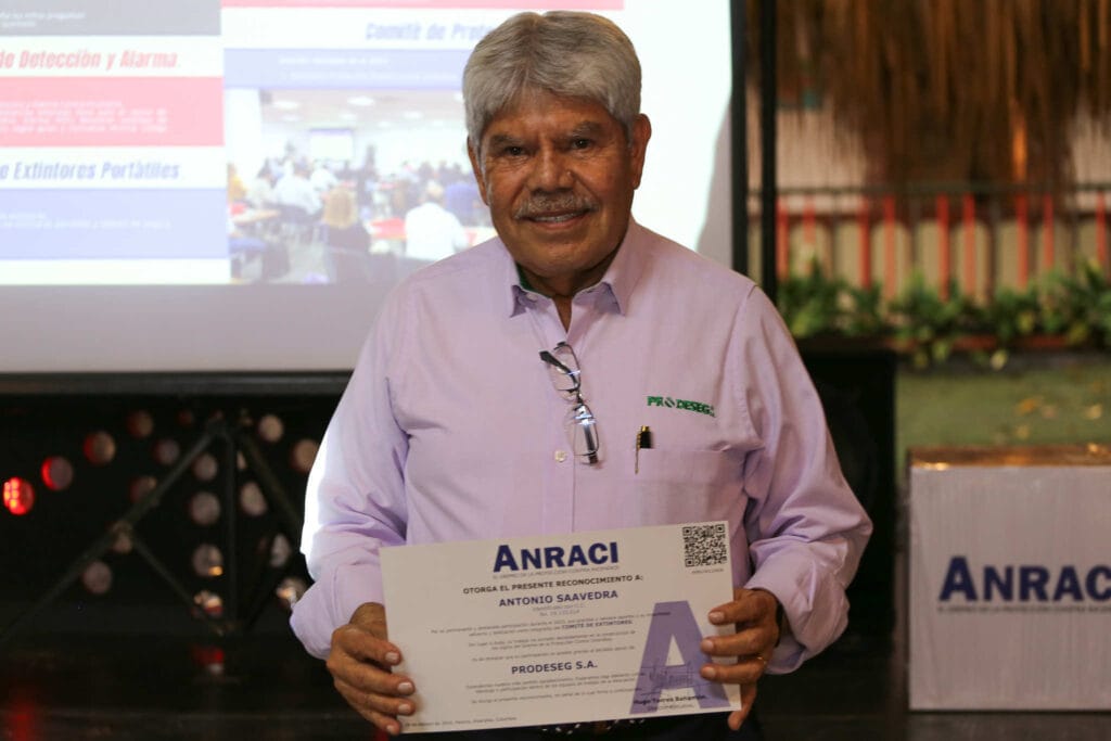 XIV Asamblea General Ordinaria De ANRACI. El gremio de la protección contra incendios Colombia Ceremonia