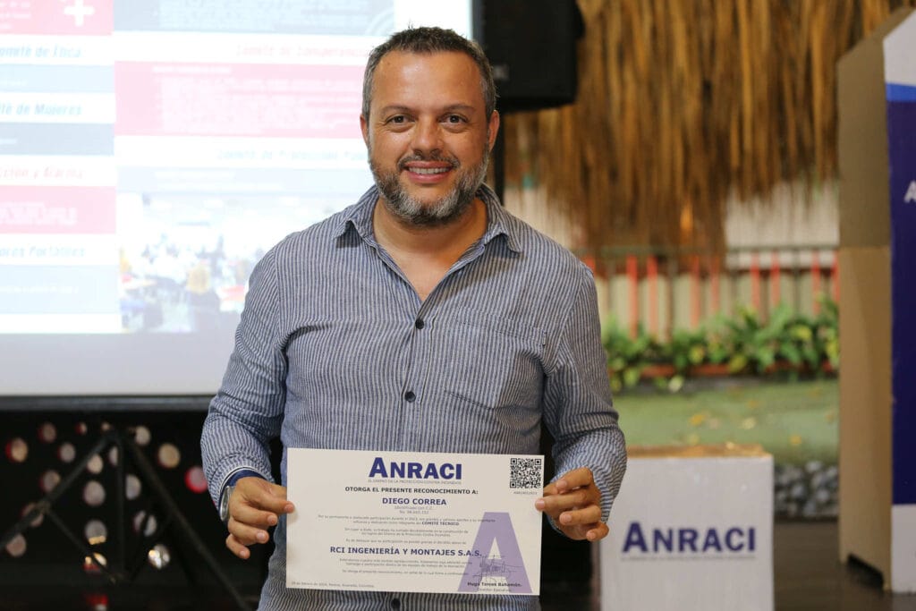 XIV Asamblea General Ordinaria De ANRACI. El gremio de la protección contra incendios Colombia Ceremonia