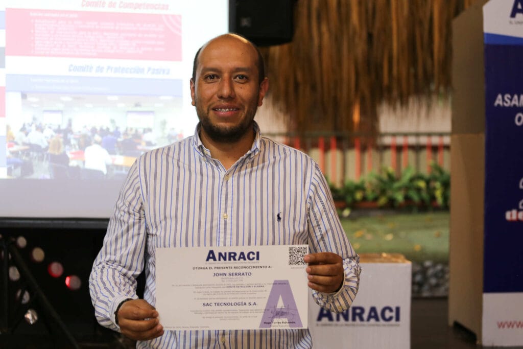 XIV Asamblea General Ordinaria De ANRACI. El gremio de la protección contra incendios Colombia Ceremonia