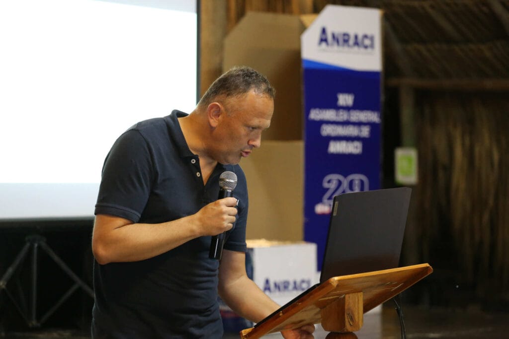 XIV Asamblea General Ordinaria De ANRACI. El gremio de la protección contra incendios Colombia Hugo Torres Director Ejecutivo Ceremonia