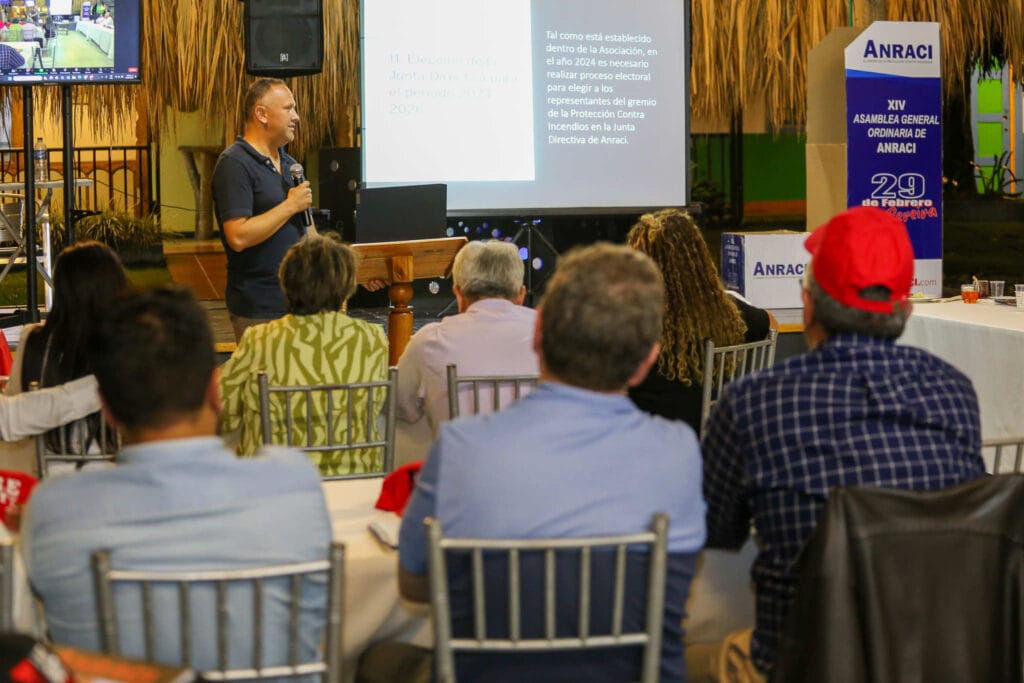 XIV Asamblea General Ordinaria De ANRACI. El gremio de la protección contra incendios Colombia Hugo Torres Director Ejecutivo Ceremonia