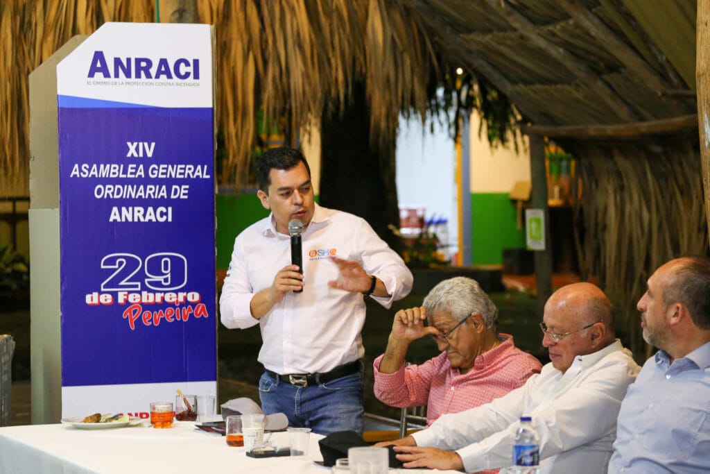 XIV Asamblea General Ordinaria De ANRACI. El gremio de la protección contra incendios Colombia Ceremonia