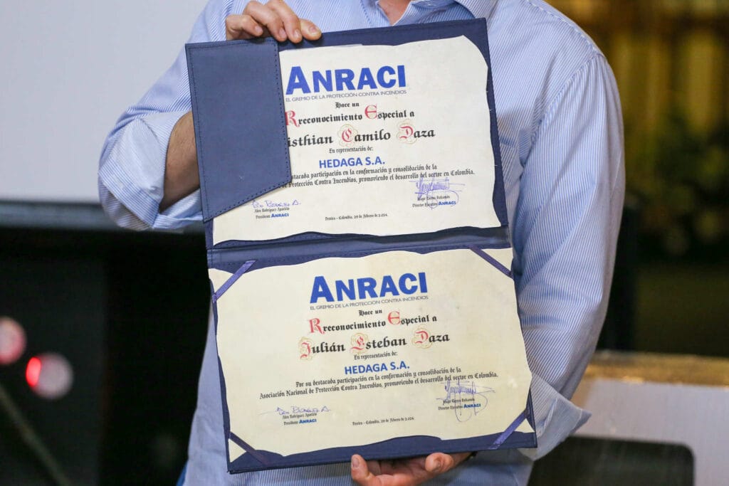 XIV Asamblea General Ordinaria De ANRACI. El gremio de la protección contra incendios Colombia Ceremonia